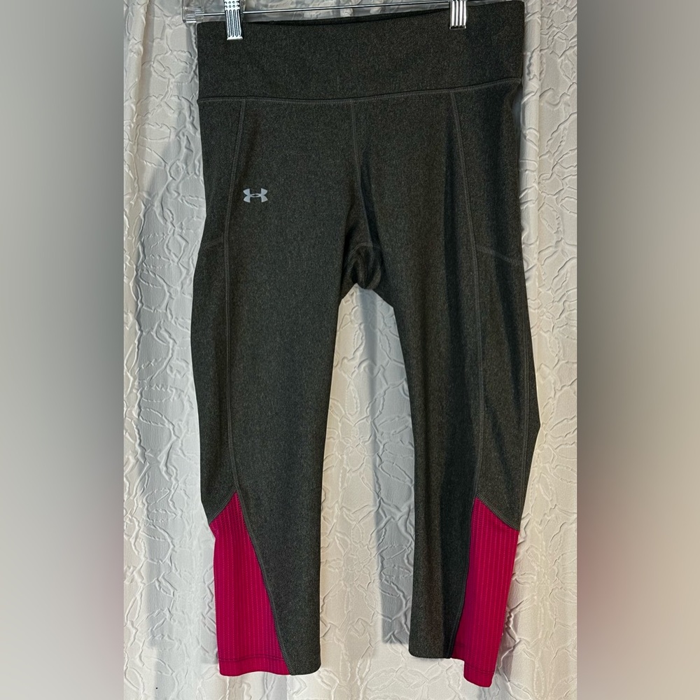 Under Armour Wome“🩷Breast Cancer Support/Awareness”Gray and Pink Leggings SIZE S